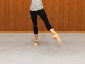 バロネのやり方 練習方法 連続バロネをするコツは Ballet Style バレエ スタイル